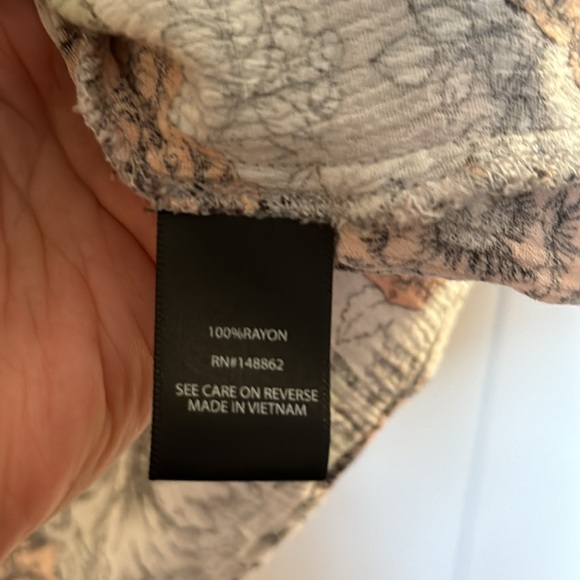 Torrid Floral Peplum Style Top Size 0 - Picture 3 of 10